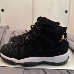 Jordan 11 Retro
Heiress Black Stingray (GS)